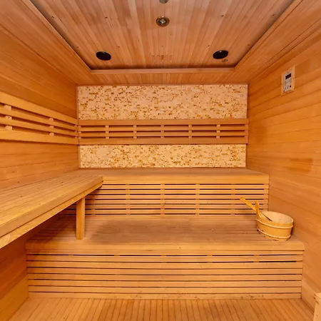 Finest Retreats - *