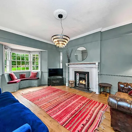 Finest Retreats - *